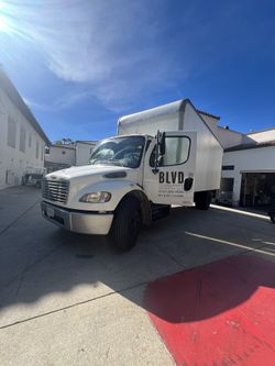 2011 Freightliner Box Truck 24ft 