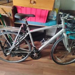 Specialized Sirrus Sport Hybrid Bike 54cm
Silver