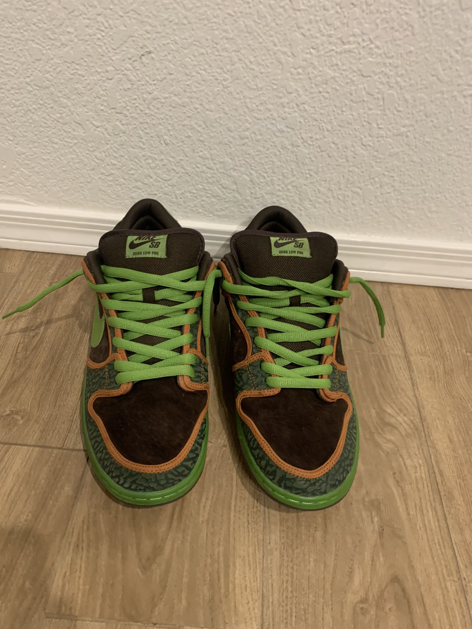 Nike dunk low de la soul, size 12, good condition, no box,