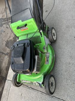 Lawn boy Self Propelled Commercial Grade Engine 5.5. Good Working Condition Tested Before Buy It. 150$$