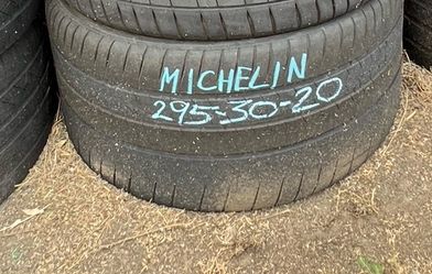 2x used tire 295/30/20 Michelin