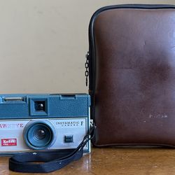 Vintage1960s Kodak Hawkeye Instamatic F Pocket Size Green Edition Camera w/Case