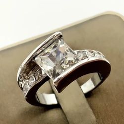 Luxurious Wedding Ring size 6