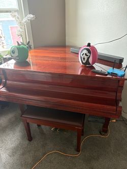 August Hoffman baby gran piano