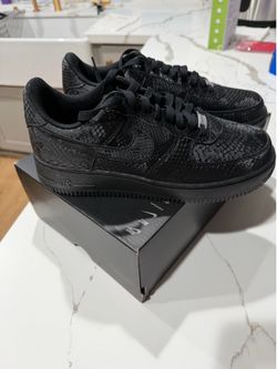 Size: 9 Black Mamba Air Force 1