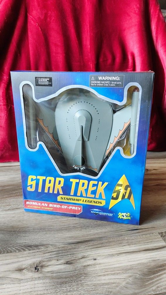 Star Trek Diamond Select Toys Art Asylum 2016 50th Anniversary Starship Legends Electronic Romulan Bird Of Prey 