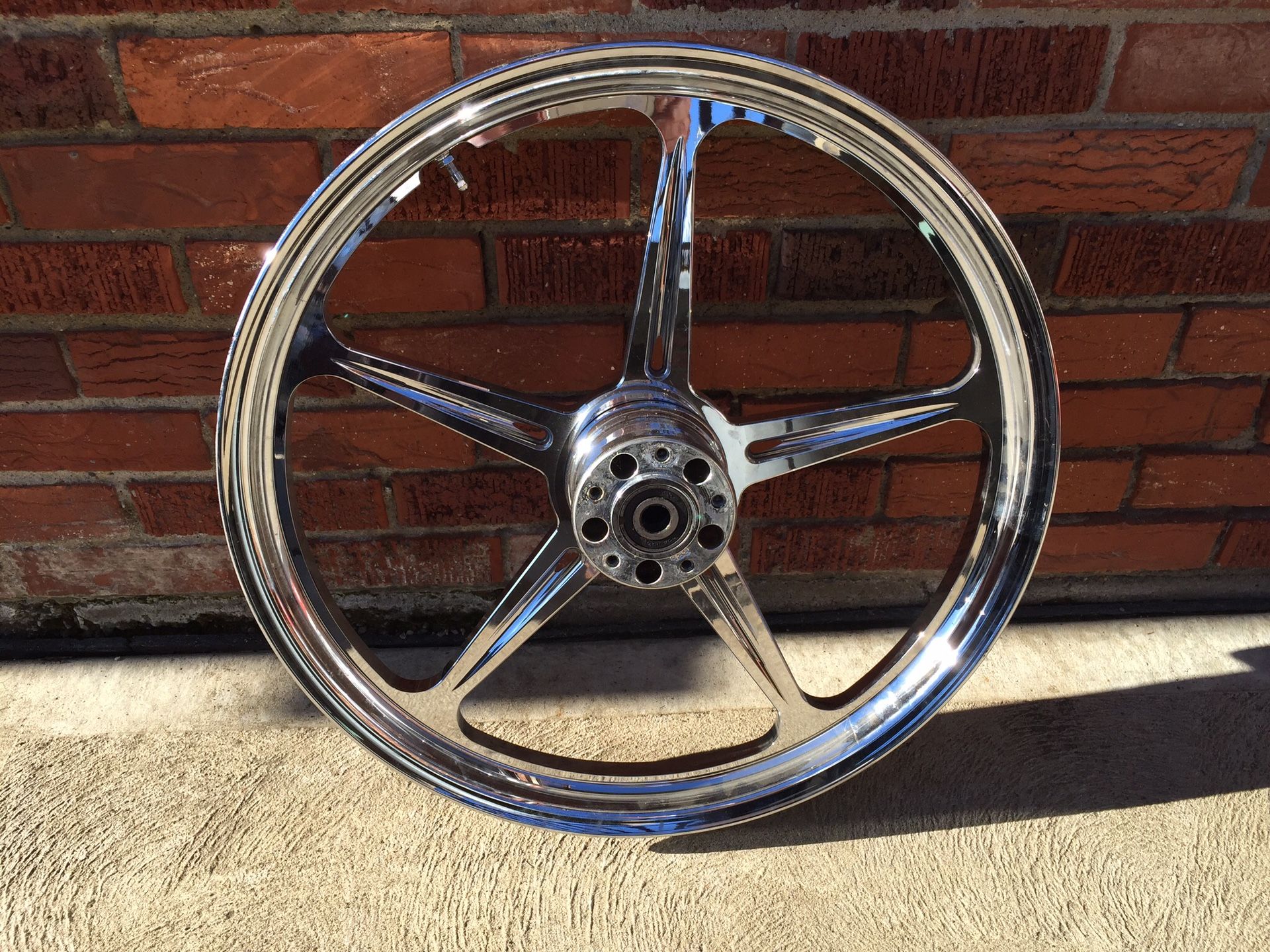 Custom front wheel for Harley Davidson 2.15x21