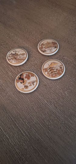 Set of 4 magnets with 24kt gold accents