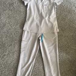 FIGS Off-White Scrubs Set