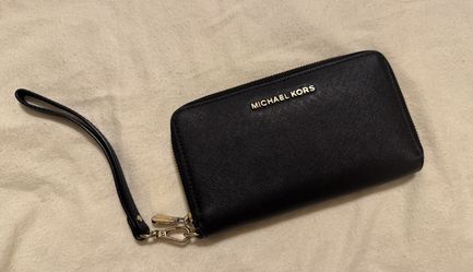 Michael Kors Wallet Travel Continental, Gold-Tone Hardware/MK Signature/Black