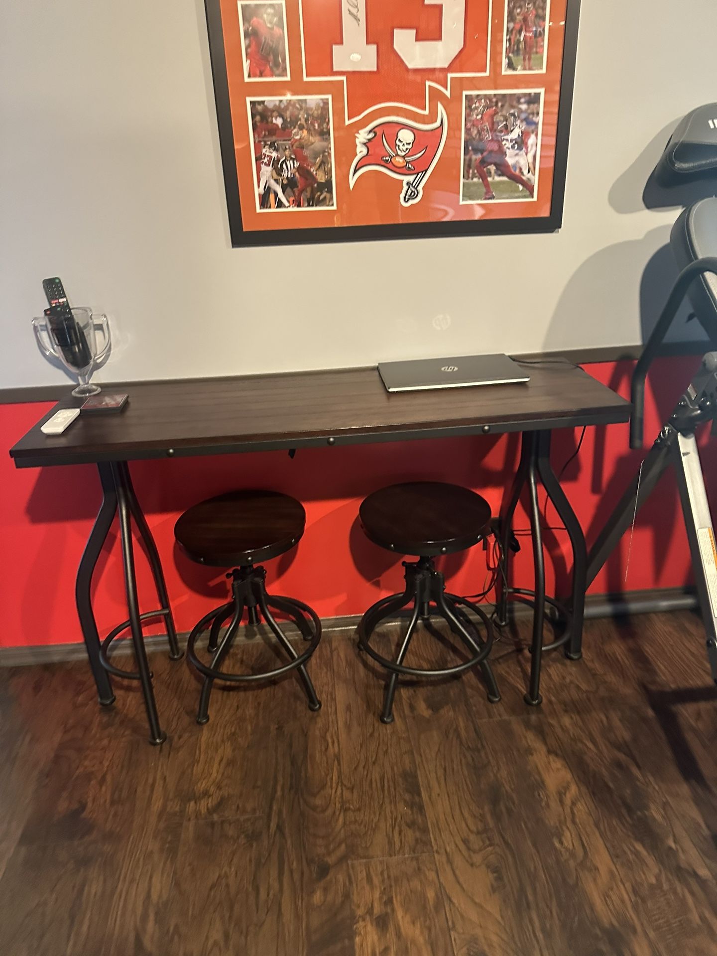 Table Top With Stools