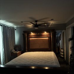 100% Wood Bed Frame / Cama De Madera 