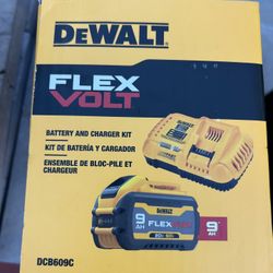 Battery And Charger Dewalt 