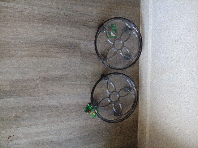 Metal plants holder caddy set