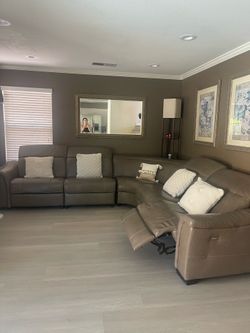 FREE LEATHER RECLINERS