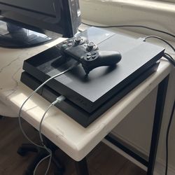 PS4 ,4 Games, 1 Controller