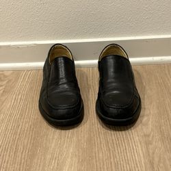 Men’s size 9.5 Black loafers