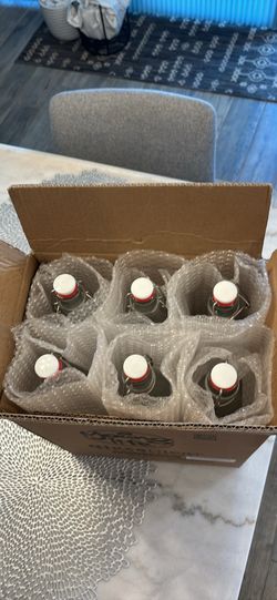 Box of 6 33.75 oz Glass Water Bottles