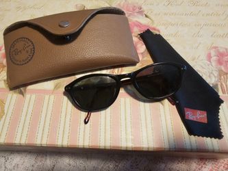 $75.00 - Vtg RAY-BAN Women's Sunglasses with Leather Case!