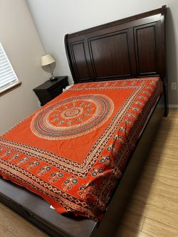 Queen Bed Fram And Chest Drawer