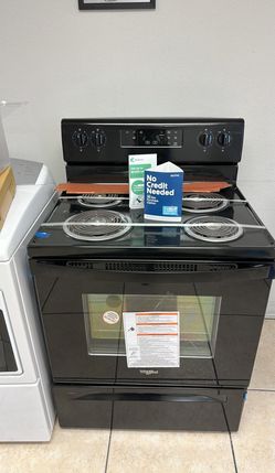 Whirlpool Electric Stove Black With Self cleaning
