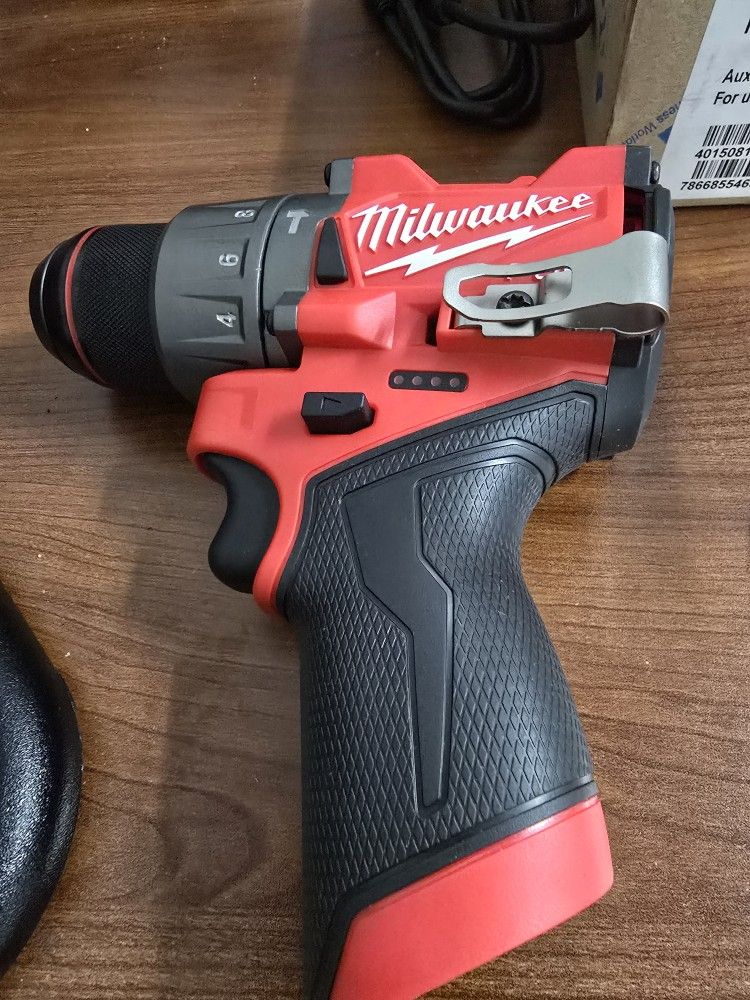 milwaukee m12. hammer drill brand new