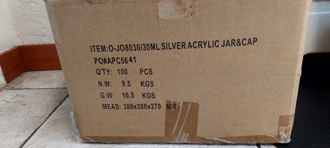 2 Cajas De Envaces Para Cosméticos. O. Para Crema . Nuco En Cajas. Son 2 Side Diferentes Excelente Precios