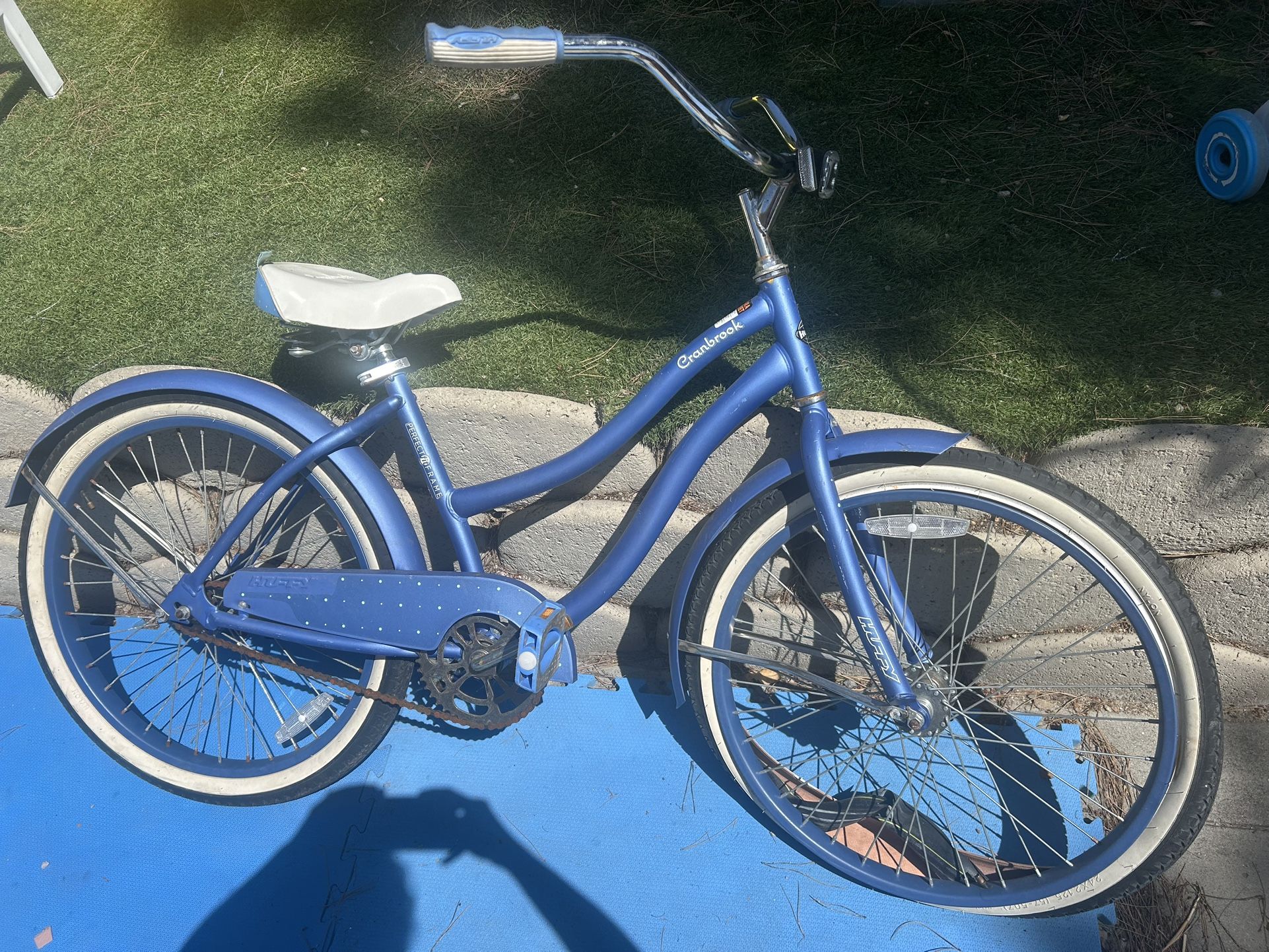 Buffy Cranbrook Bike Beach Cruiser Women’s Adult Bike