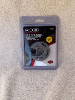RIDGID 57008 C34 C-Style Close Quarters Copper Tubing Cutter -1/2" & 3/4"