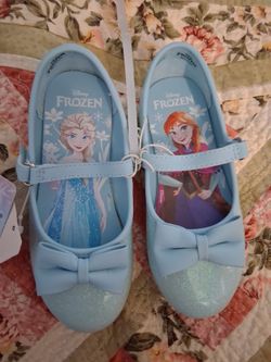 Frozen toddler girl Mary Jane's