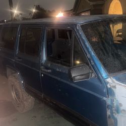 Show Me This Grand Cherokee For Parts Whatever You See. Let Me Know If You Want It. I Have It.