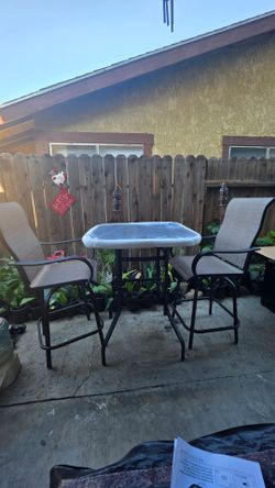 Barstool table set $99