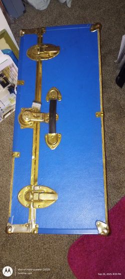 Vintage Trunk Blue