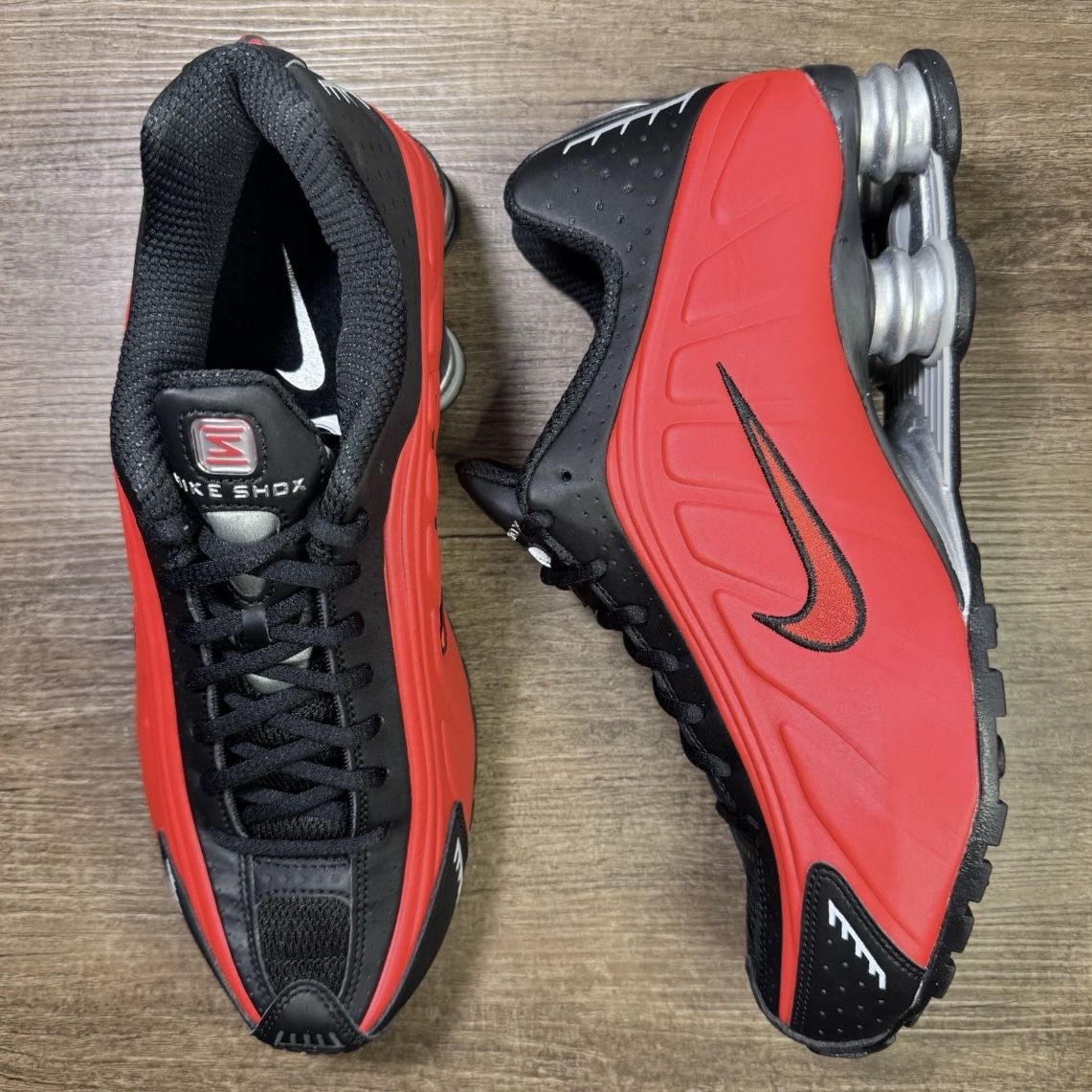 NEW Nike Shox R4 Men’s Size 9