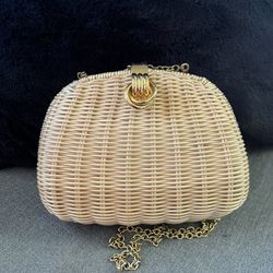 Vintage 80s Wicker Clamshell Purse