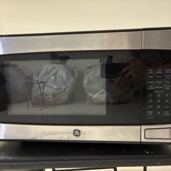 GE® 1.1 CU. FT. CAPACITY COUNTERTOP MICROWAVE OVEN