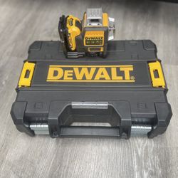 Dewalt laser level with 2 batteries and charger