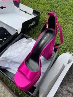 New Fuscia Heels (Size 10)