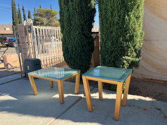 Coffee Table W/ Matching Side Table!