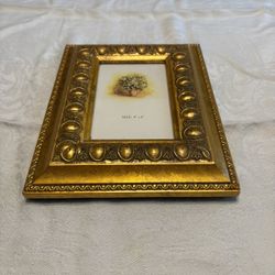 New Picture Frame Holds 4”x6” Picture 