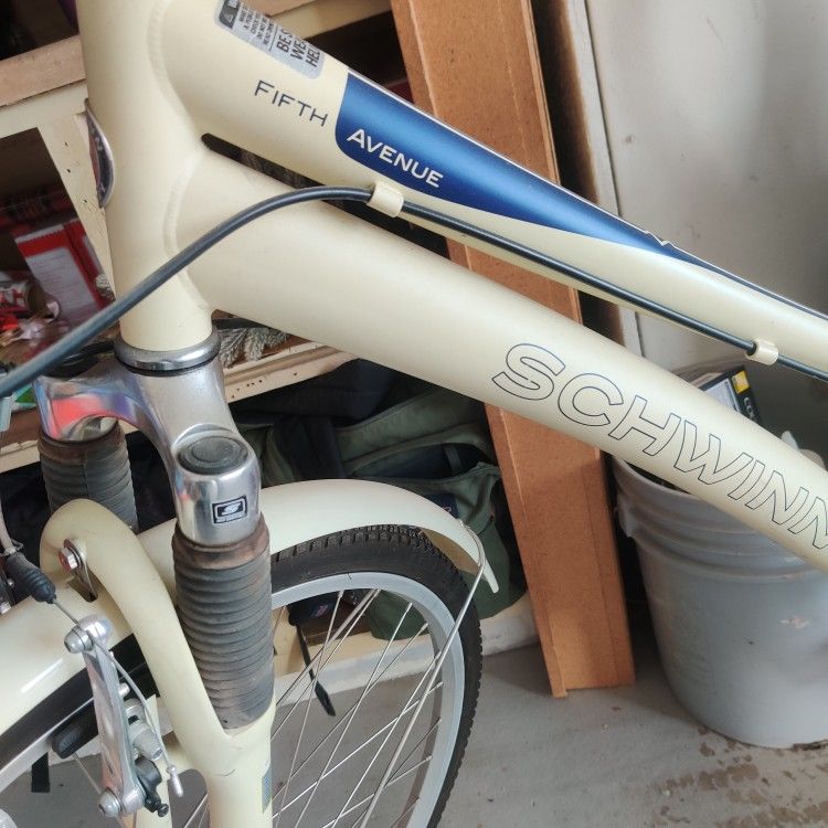 schwinn fifth avenue bicycle Women's Gateway 700c/28" Hybrid Bike weather stopping power Schwinn Seventh Avenue Hybrid Bike