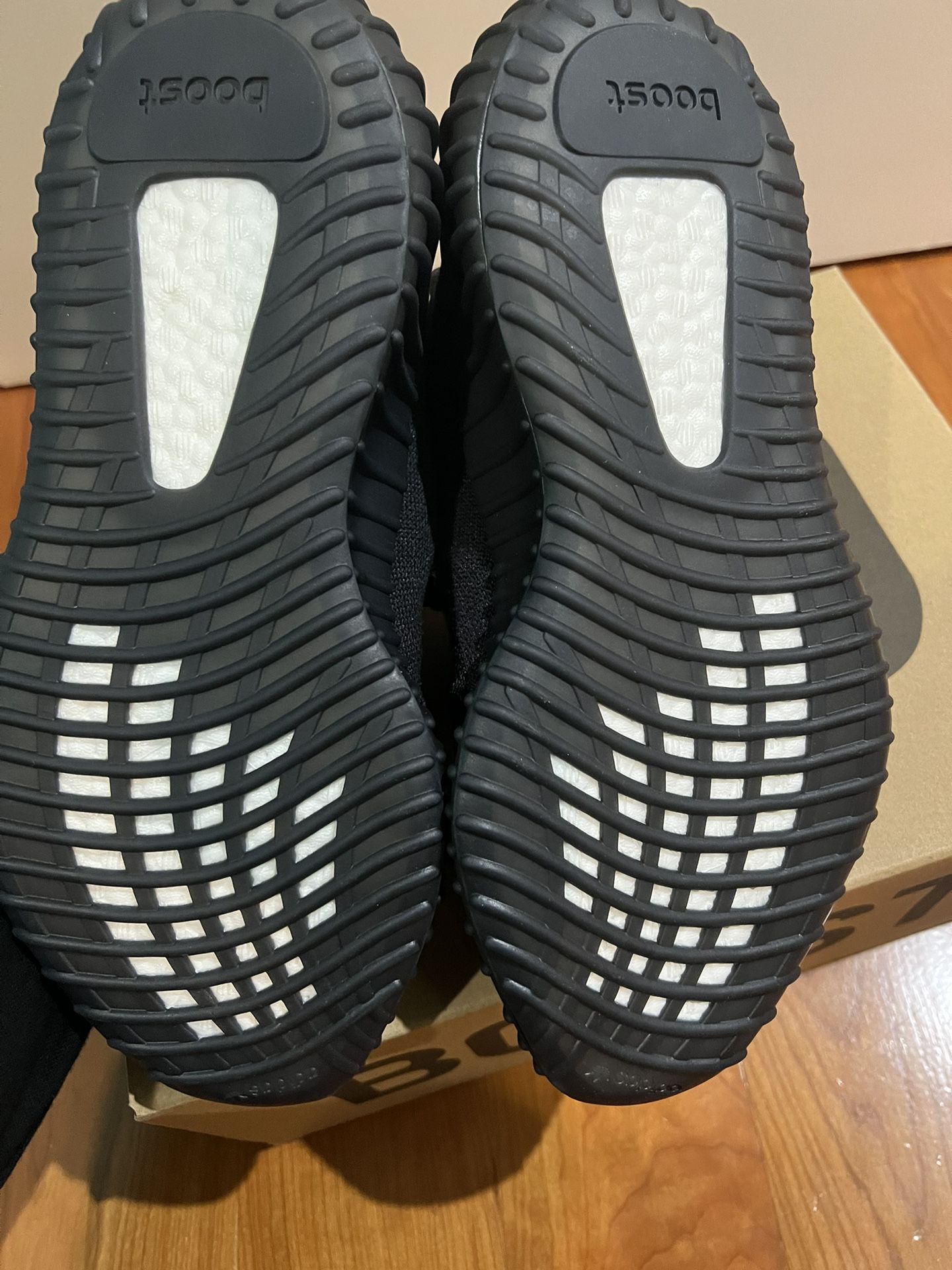 Yeezy Boost V2 'Onyx' Size