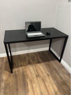 Desk for gaming or office use
