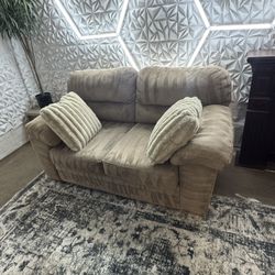 (Delivery 🚚)Tan Beige Love Seat Sofa 