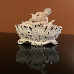 Vintage Royal Sealy Cherub Putti Oval Gilt Porcelain Covered Trinket Dish