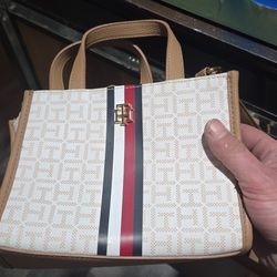 Tommy Hilfiger 