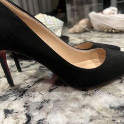 Christian Pumps 