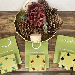 Brand New Van Cleef bracelet With Box And Shopping Bag