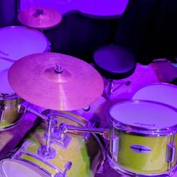Ashthorpe Jr Series Drum Kit. Real Learners Kit Not A Toy!