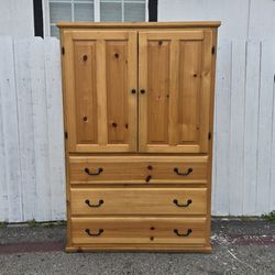 Solid Wood Jumbo Closet 